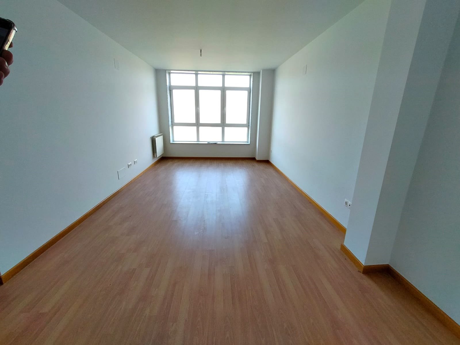 Piso vacío antes del lavado de cara para vender en Vitoria — Negreira